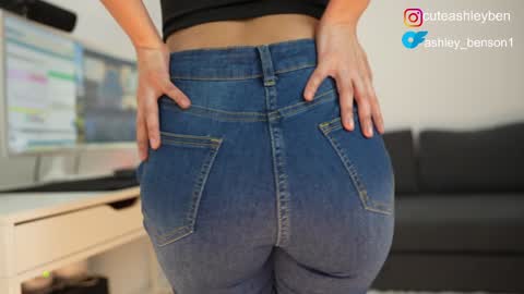 ashley  online show from December 20, 2:18 am