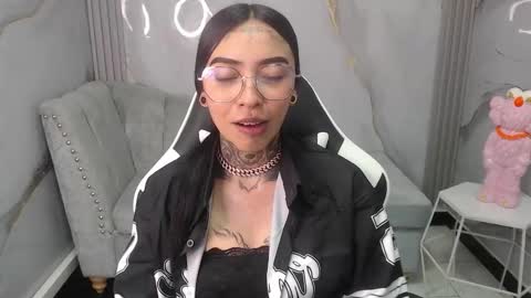 ashley_blum_v online show from October 17, 8:11 pm