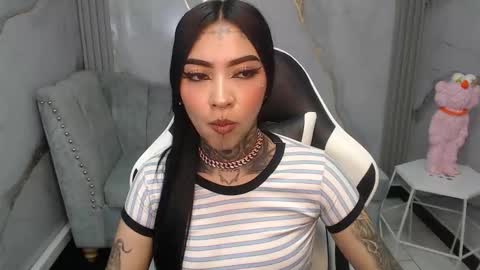 ashley_blum_v online show from November 19, 8:31 pm