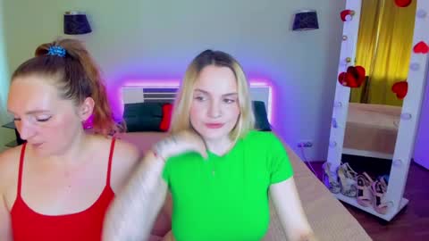 Snapshot of ashley_crashly chatting on May 21, 7:15 am Alina online show from May 21, 7:15 am