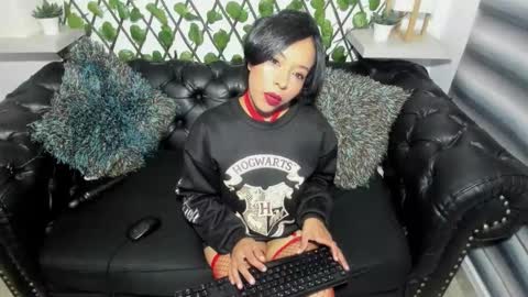 Snapshot of ashley_qualley chatting on November 3, 4:03 am Asheey online show from November 3, 4:03 am