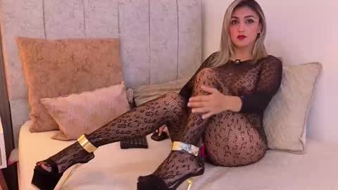 Camila online show from February 23, 8:17 pm