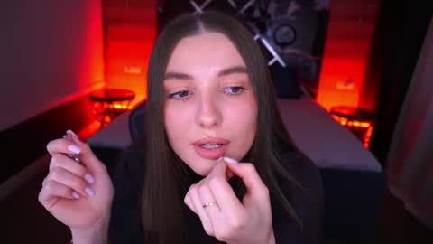 Snapshot of ashleybaee chatting on November 3, 1:23 pm ashleybaee online show from November 3, 1:23 pm