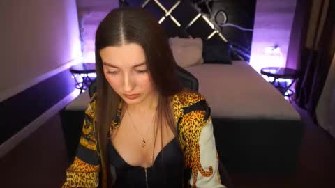 Snapshot of ashleybaee chatting on November 17, 1:28 pm ashleybaee online show from November 17, 1:28 pm