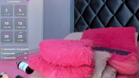 Snapshot of ashleybrend chatting on December 25, 9:11 pm CAMILA online show from December 25, 9:11 pm