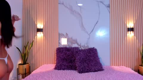 Snapshot of ashleydoll_19 chatting on December 14, 11:18 am Ashley Doll online show from December 14, 11:18 am