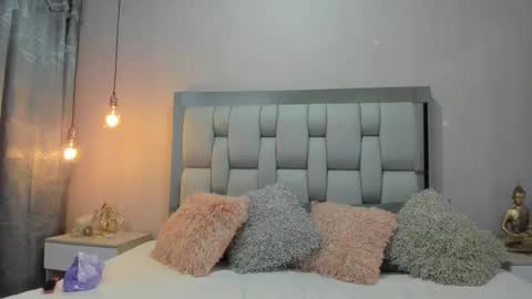 Snapshot of ashleyhiil2 chatting on October 21, 3:18 am AshleyHill online show from October 21, 3:18 am