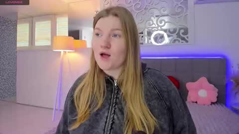 AshleyJonse online show from February 15, 6:21 am