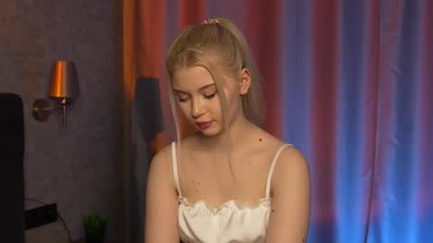 Ashley online show from November 30, 4:11 pm