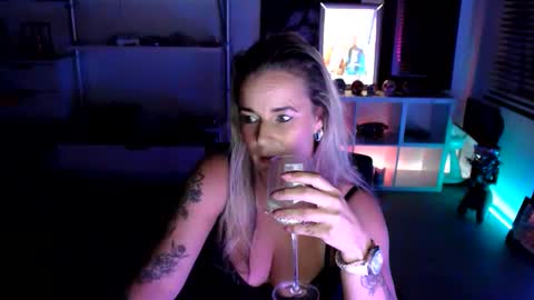 Snapshot of ashleyrosesweet chatting on October 12, 6:29 pm ashleyrosesweet online show from October 12, 6:29 pm