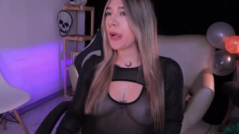 Ashley Lauren online show from October 28, 4:16 am