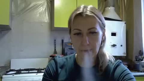 Snapshot of ashleyxhoney chatting on October 22, 7:19 am AshleyXHoney online show from October 22, 7:19 am