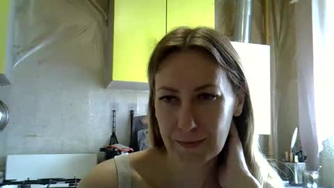 Snapshot of ashleyxhoney chatting on June 1, 6:59 am AshleyXHoney online show from June 1, 6:59 am