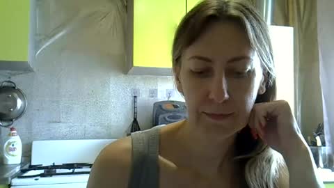 Snapshot of ashleyxhoney chatting on June 19, 7:01 am AshleyXHoney online show from June 19, 7:01 am