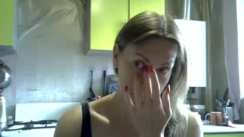 Snapshot of ashleyxhoney chatting on June 25, 8:08 am AshleyXHoney online show from June 25, 8:08 am