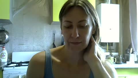 Snapshot of ashleyxhoney chatting on June 26, 8:19 am AshleyXHoney online show from June 26, 8:19 am