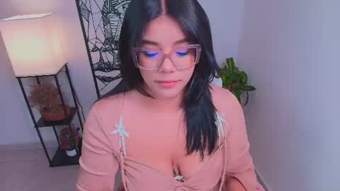 Snapshot of ashleyy18__ chatting on June 24, 8:08 pm Ashleyy18 online show from June 24, 8:08 pm