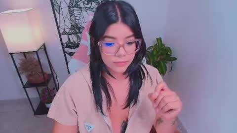 Snapshot of ashleyy18__ chatting on June 26, 6:12 pm Ashleyy18 online show from June 26, 6:12 pm