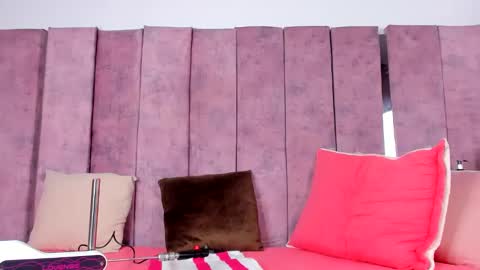 Snapshot of ashlie_robertss chatting on January 16, 11:26 am Ashlie online show from January 16, 11:26 am