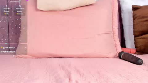 Snapshot of ashlie_robertss chatting on January 23, 5:42 pm Ashlie online show from January 23, 5:42 pm