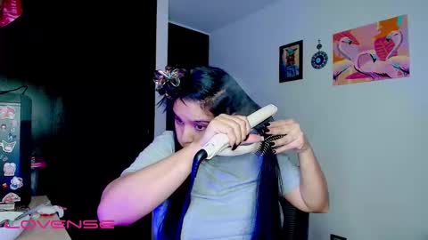 ashliecooperr online show from December 19, 5:47 am