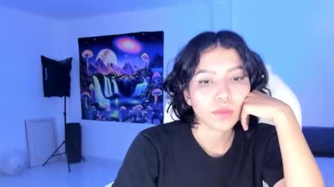 Snapshot of ashlleycam chatting on March 2, 1:58 am Fer online show from March 2, 1:58 am