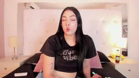 Ashly online show from July 4, 7:31 pm