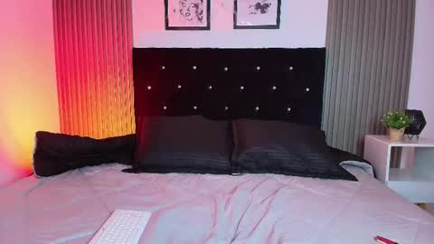    online show from November 6, 7:26 pm