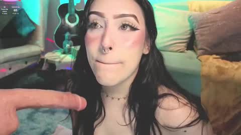 Snapshot of ashlynnlowe_ chatting on October 2, 8:05 pm Ash online show from October 2, 8:05 pm