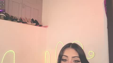 Snapshot of ashlynnlowe_ chatting on December 2, 7:53 pm Ash online show from December 2, 7:53 pm