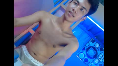 asian_ainsley69 online show from October 2, 8:43 am