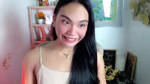 Snapshot of asian_alliyah chatting on June 14, 4:03 am asian_alliyah online show from June 14, 4:03 am