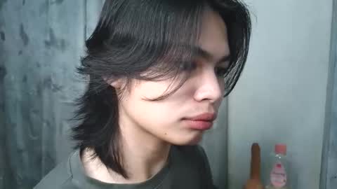 Snapshot of asian_babyboi chatting on September 15, 5:13 pm asian_babyboi online show from September 15, 5:13 pm
