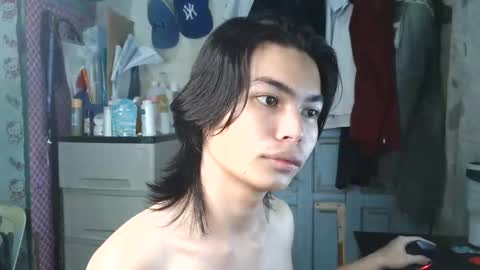 Snapshot of asian_babyboi chatting on October 10, 6:56 am asian_babyboi online show from October 10, 6:56 am