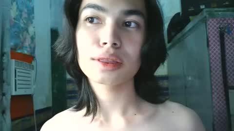 asian_babyboi online show from December 16, 4:23 pm