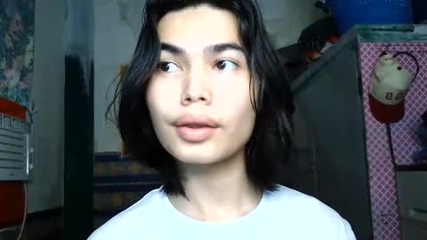 Snapshot of asian_babyboi chatting on June 10, 10:58 am asian_babyboi online show from June 10, 10:58 am
