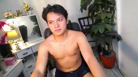 asian_handsomexx online show from March 15, 4:51 am