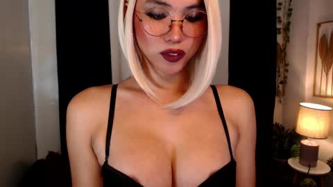 hinata online show from December 9, 3:40 am