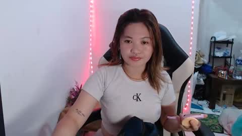 Snapshot of asian_honey69 chatting on November 12, 3:07 am bb girl online show from November 12, 3:07 am