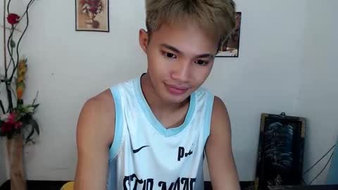 asian_lover05 online show from September 9, 5:12 pm