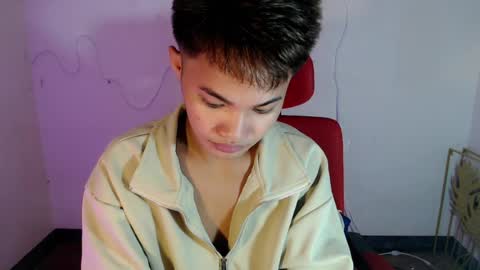Snapshot of asian_lover05 chatting on July 10, 6:32 pm asian_lover05 online show from July 10, 6:32 pm