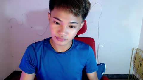 Snapshot of asian_lover05 chatting on July 12, 4:31 pm asian_lover05 online show from July 12, 4:31 pm