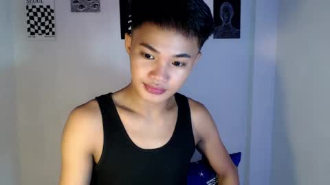 Snapshot of asian_lover05 chatting on July 27, 10:11 am asian_lover05 online show from July 27, 10:11 am