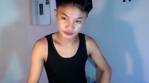 Snapshot of asian_lover05 chatting on August 2, 3:21 pm asian_lover05 online show from August 2, 3:21 pm