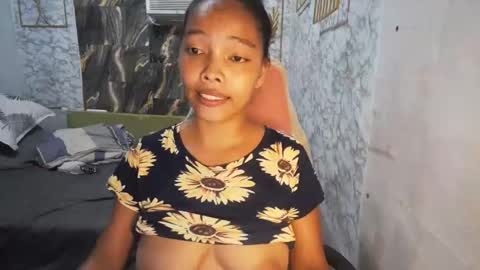 Snapshot of asian_rhianna chatting on May 9, 3:56 am MAKE ME HAPPY HERE online show from May 9, 3:56 am