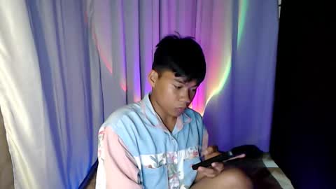 Snapshot of asian_twinkhulk chatting on April 3, 3:10 pm Jm online show from April 3, 3:10 pm