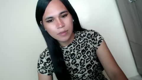 Snapshot of asianblk_barbiedoll chatting on April 23, 10:56 pm asianblk_barbiedoll online show from April 23, 10:56 pm
