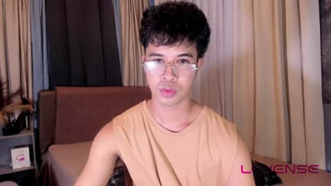 asiancum_peter online show from July 20, 1:53 am