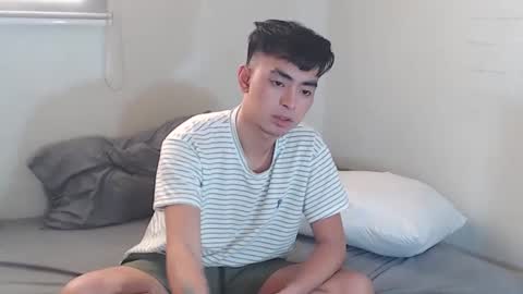 Snapshot of asiancummer_bry69 chatting on January 20, 10:59 pm Bry online show from January 20, 10:59 pm