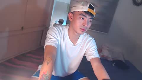 Snapshot of asiancummer_bry69 chatting on March 4, 3:33 am Bry online show from March 4, 3:33 am